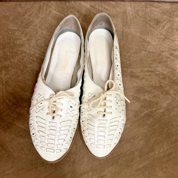 Vintage 80s Coasters White Leather Lace Up Flats Accent Stitching Women's 8.5 - Picture 2 of 9
